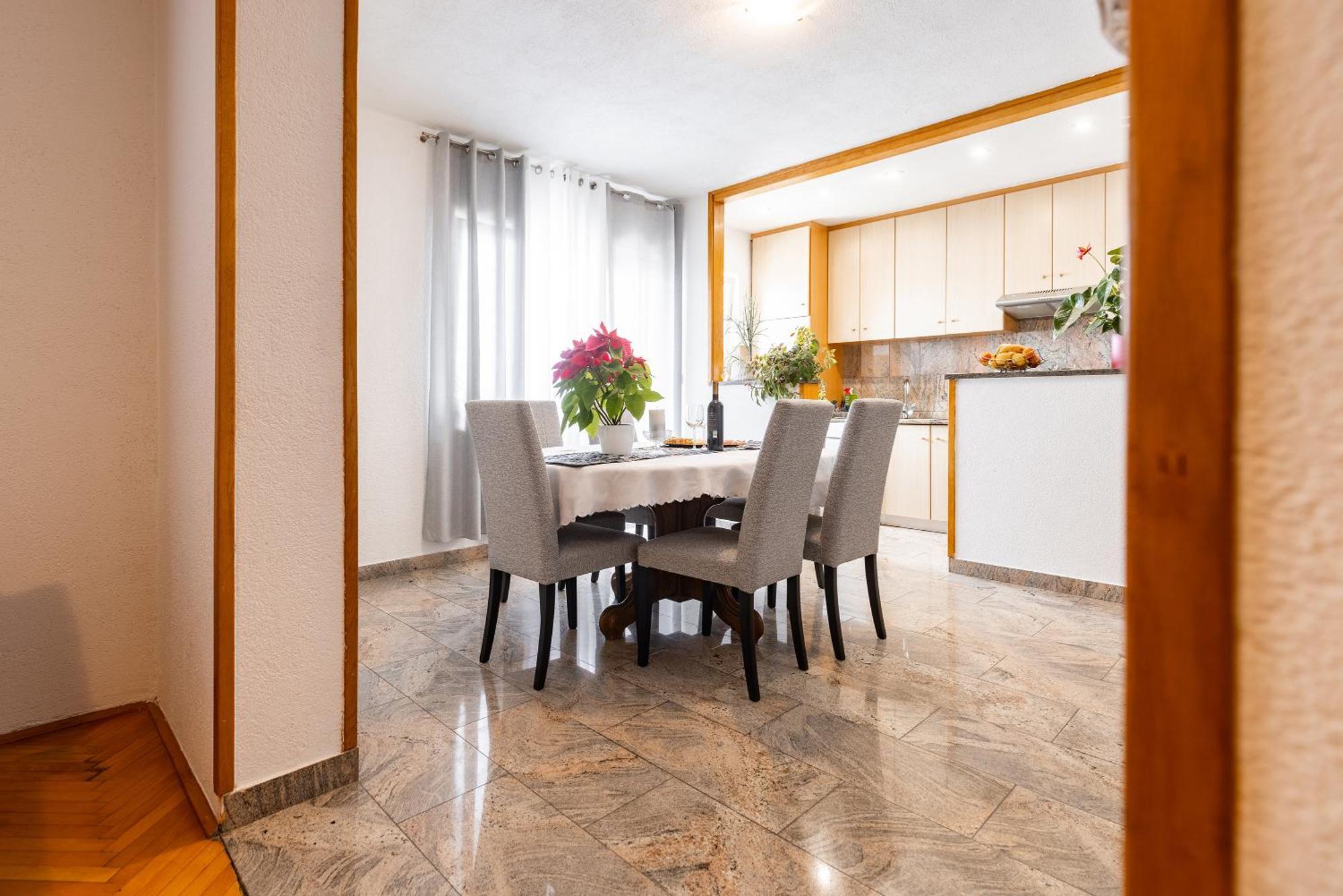 Apartman Nora Omis Exterior photo