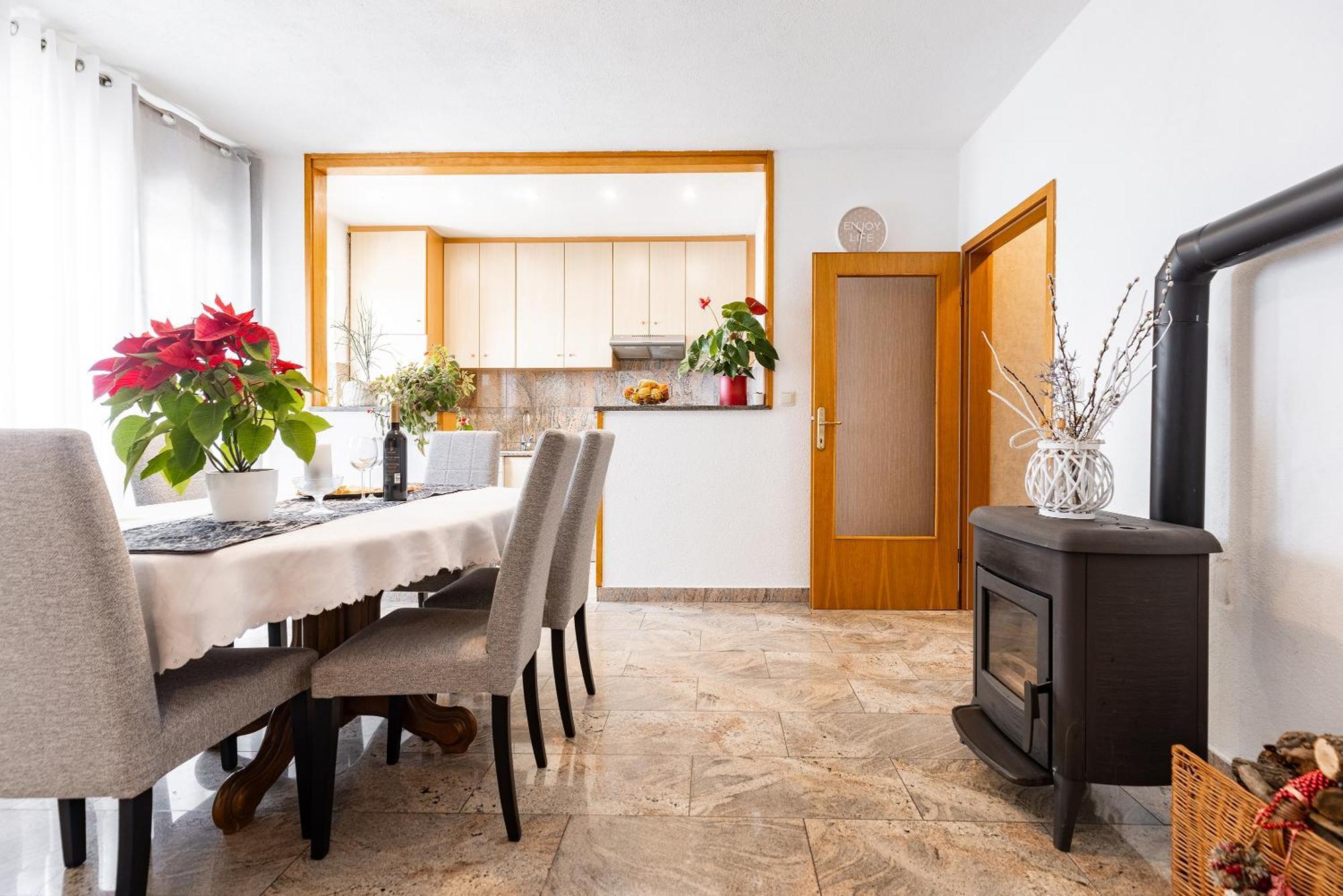 Apartman Nora Omis Exterior photo